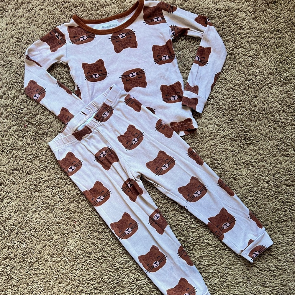 Kitty PJ bundle - Picture 2 of 4